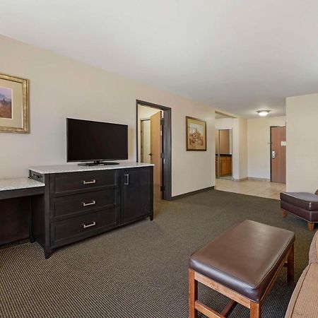 Best Western Plus Country Inn & Suites Dodge City Esterno foto