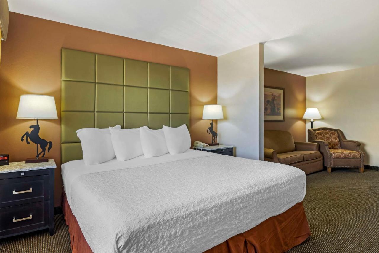 Best Western Plus Country Inn & Suites Dodge City Esterno foto